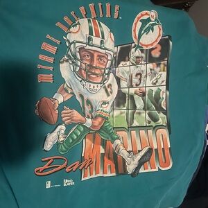 Vintage Dan Marino Miami Dolphins T-Shirt 
Size XL Excellent condition